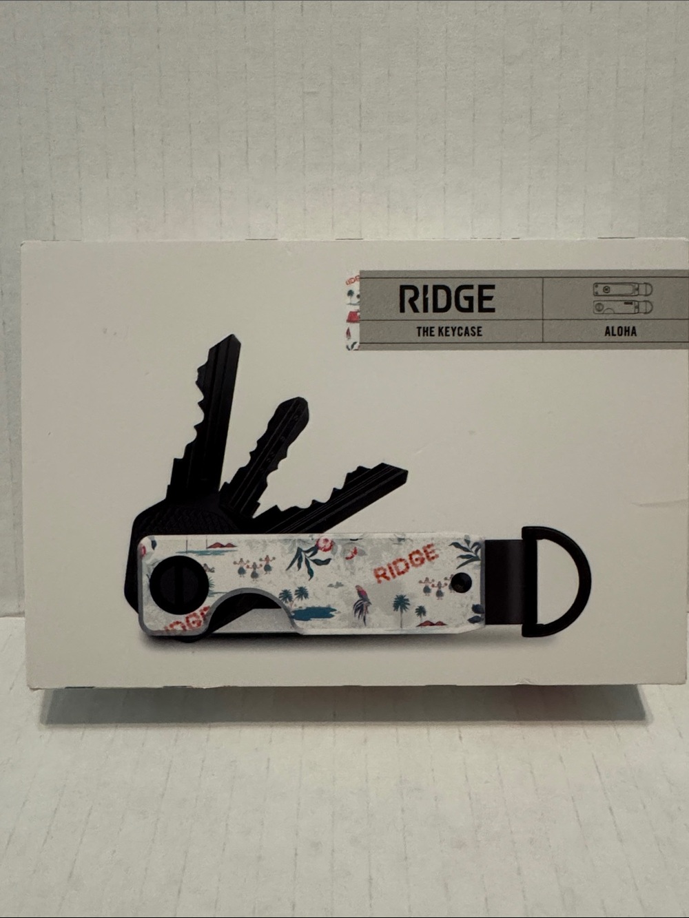 Ridge Keycase in White Aloha Print